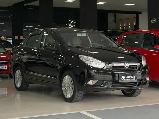 FIAT GRAND SIENA 1.6 MPI ESSENCE 16V FLEX 4P MANUAL FIAT GRAND SIENA 1.6 MPI ESSENCE 16V FLEX 4P MANUAL